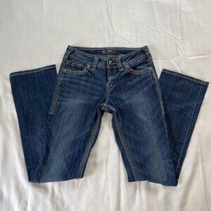 Silver SUKI 17" Surplus Dark Wash Mid Rise Denim Jeans | Size 27